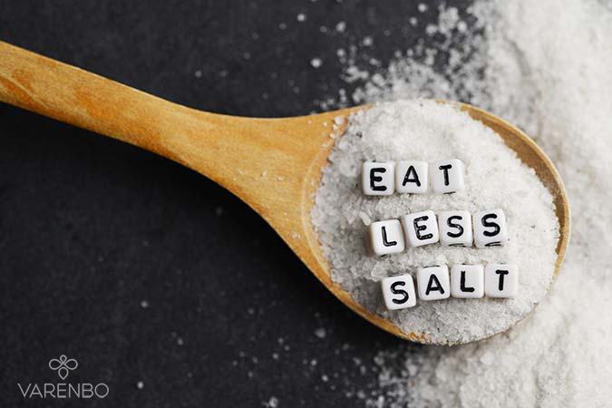 کاهش مصرف نمک: مزایا و معایب