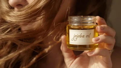 خواص ویژه روغن جوجوبا برای مو + روش استفاده