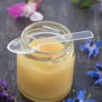 خواص ژل رویال برای زنان و مردان